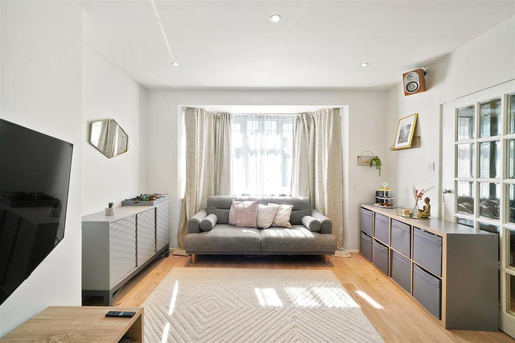 117 Eton Avenue - cl A63h Mcrbhokv BSgyn Q.jpg