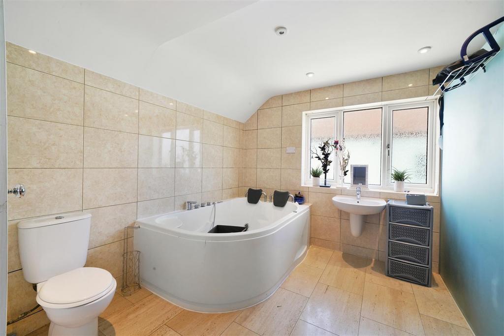 117 Eton Avenue - jw7ln3 Kx Jmn ZRPJh MBHb.jpg