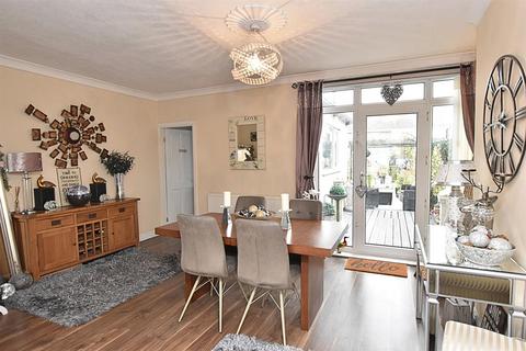 16 Huddleston Road, Grimsby, DN32 8HG