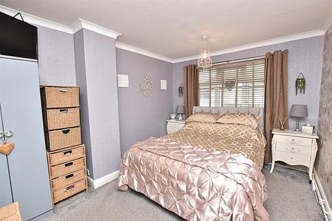 16 Huddleston Road, Grimsby, DN32 8HG