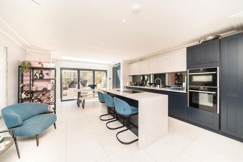 4 bedroom house for sale, Stirling Road, London SW9
