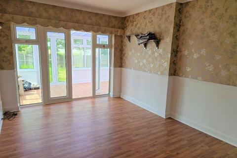 Hillview Sewardstone Road, London, E4 7RG