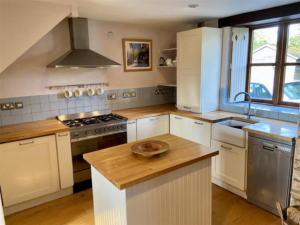 Kitchen.JPG