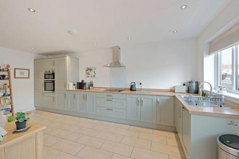 6 Bronsil Close, Worcester, WR5 2NH
