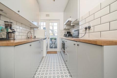 2 bedroom flat for sale, Church Road, London W7