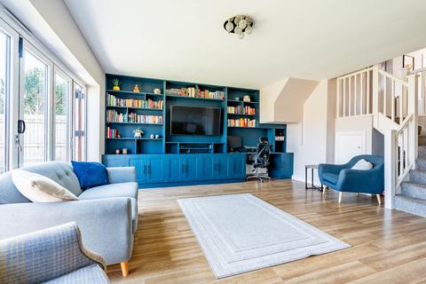 14 Corston Walk, Bristol, BS11 9RB