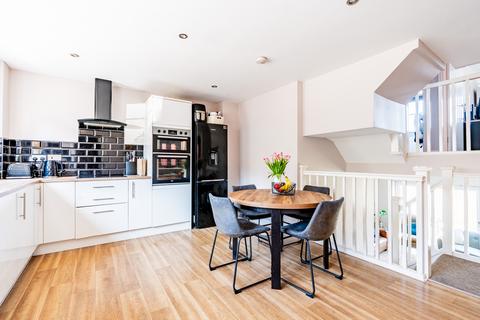 14 Corston Walk, Bristol, BS11 9RB