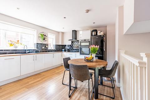 14 Corston Walk, Bristol, BS11 9RB