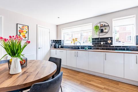 14 Corston Walk, Bristol, BS11 9RB