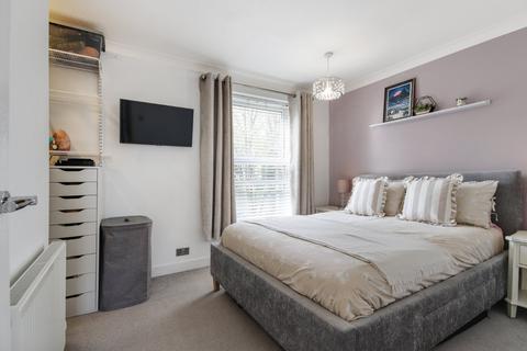 14 Penenden, New Ash Green, Longfield, DA3 8LR