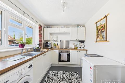 4 Wayside Road, Basingstoke, RG23 8BH