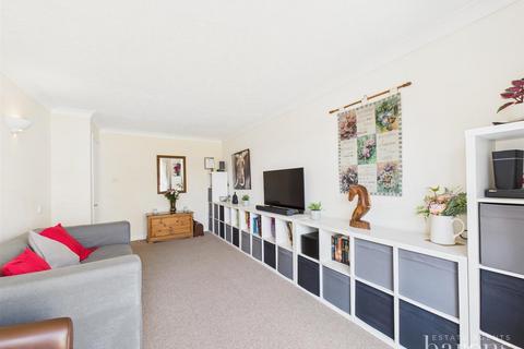 4 Wayside Road, Basingstoke, RG23 8BH