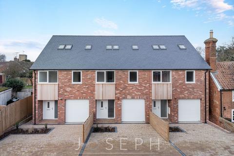 1, Orwell Place Main Road, Chelmondiston, Ipswich, IP9 1DY