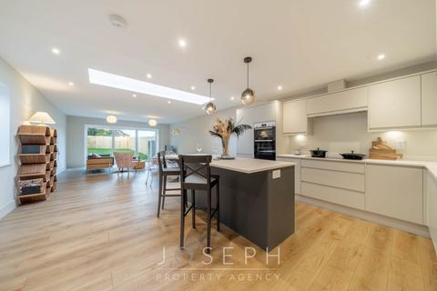 1, Orwell Place Main Road, Chelmondiston, Ipswich, IP9 1DY