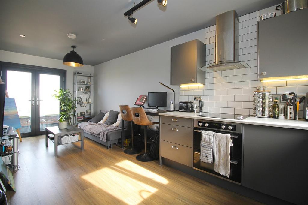 Lounge / Kitchen