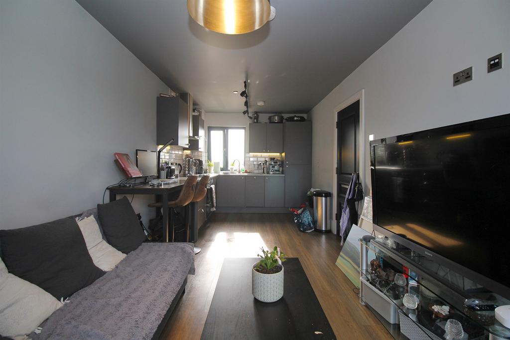 Lounge / Kitchen