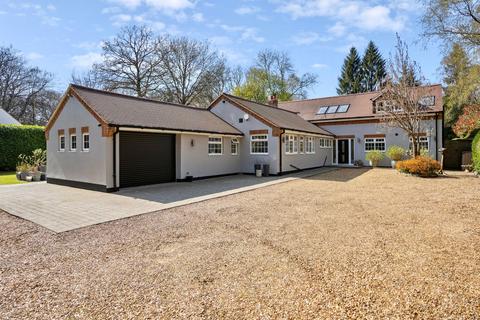 Honeywick Byslips Road, Studham, Dunstable, LU6 2ND
