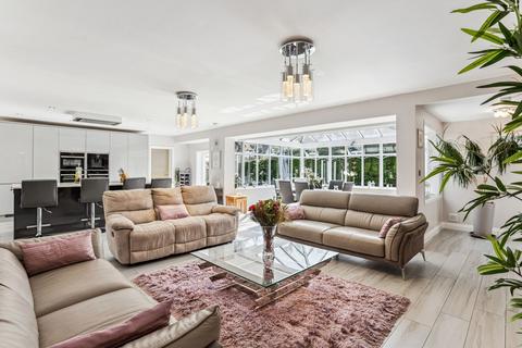 Honeywick Byslips Road, Studham, Dunstable, LU6 2ND