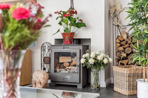 Honeywick Byslips Road, Studham, Dunstable, LU6 2ND