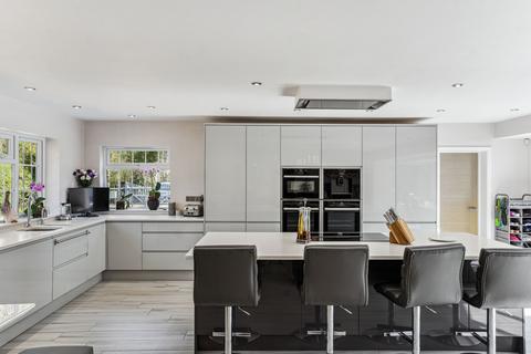 Honeywick Byslips Road, Studham, Dunstable, LU6 2ND