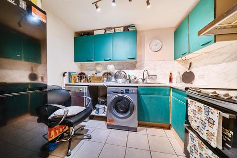 14 Sterling Gardens, London, SE14 6DZ
