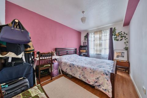 14 Sterling Gardens, London, SE14 6DZ