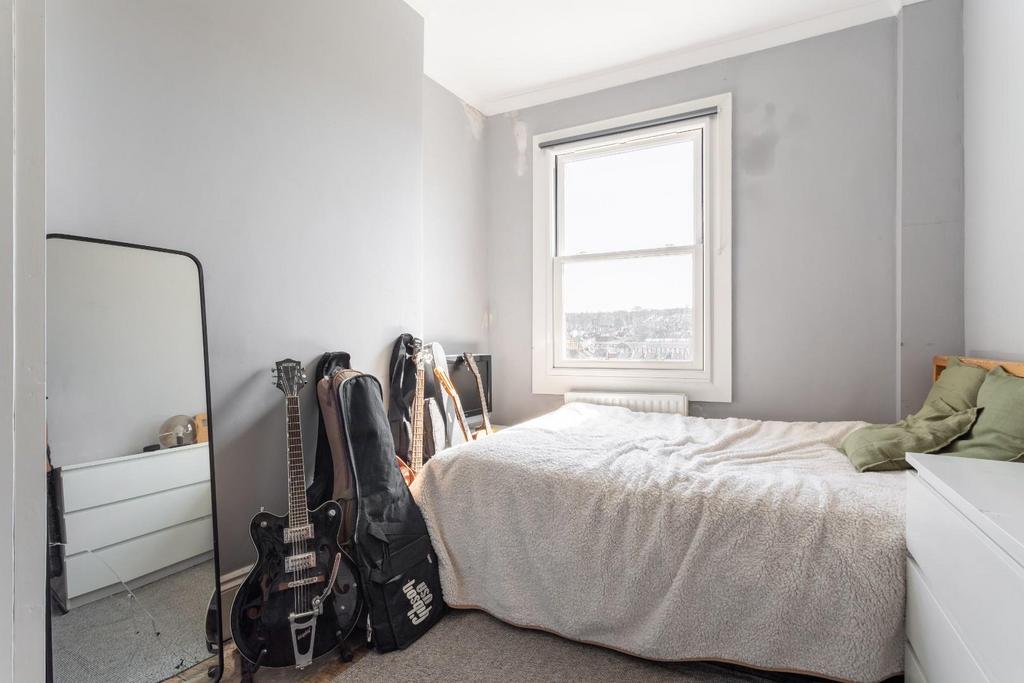 Bedroom (1).jpg