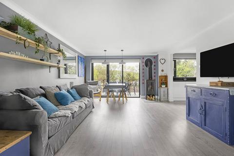 16 Bencombe Road, Marlow, SL7 3NZ