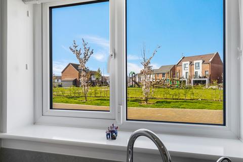 14 Maytree Crescent, Harlow, CM17 0FW