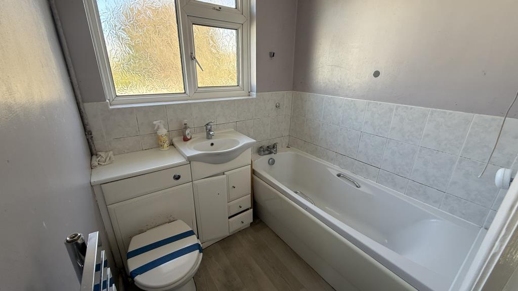Internal view of main bathroom upstairs
