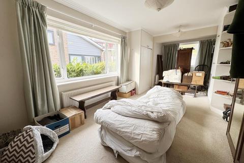 62a Countess Wear Road, Exeter, EX2 6LR