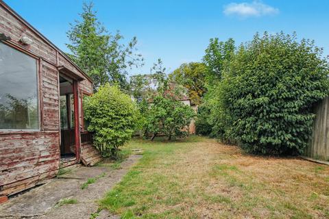 undefined, Kingston Close, Street