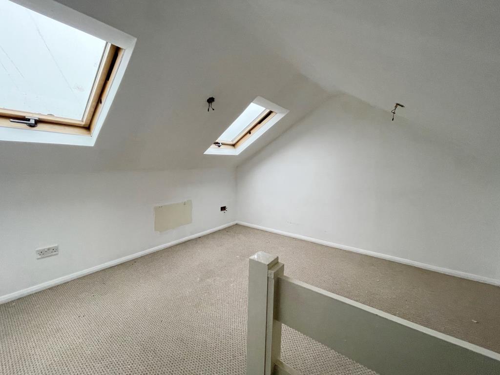 Bedroom with 2 skylight windows in flat number 43 A