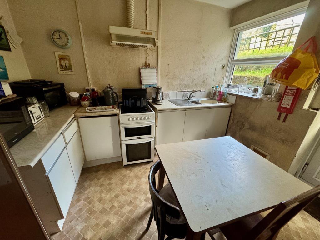 Flat 1 - Kitchen-dining room
