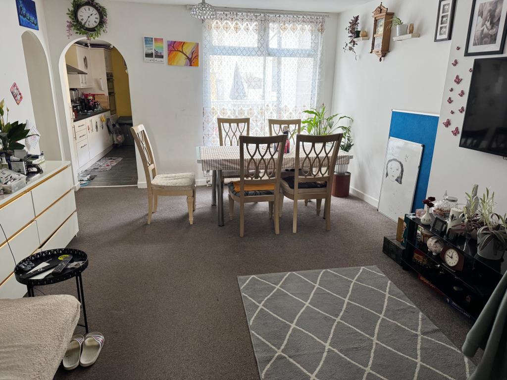 Flat 1  Living room/dining room