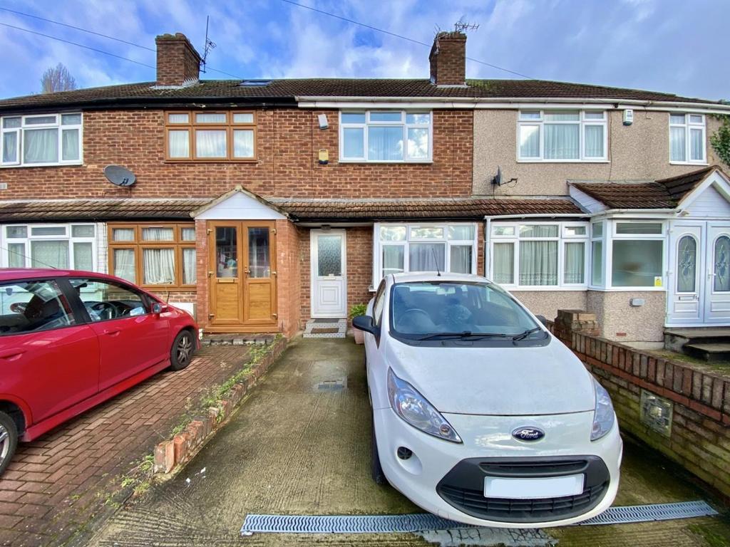 Detached house exterior, driveway