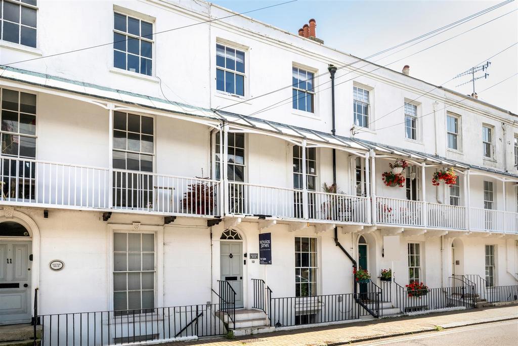 10 Warwick Road 1.jpg