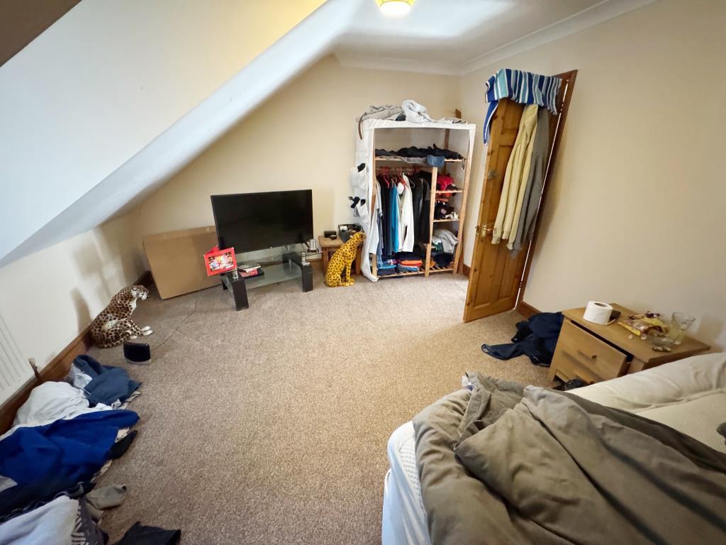 Upper Maisonette - Bedroom 1
