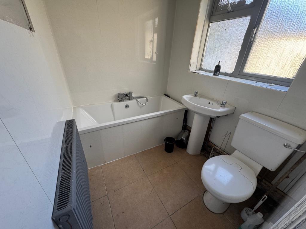 Lower Maisonette - Bathroom