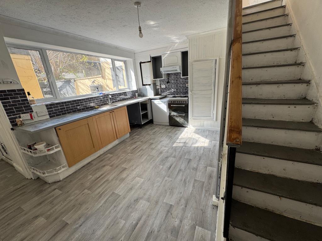 Lower Maiosnette - Kitchen-dining room