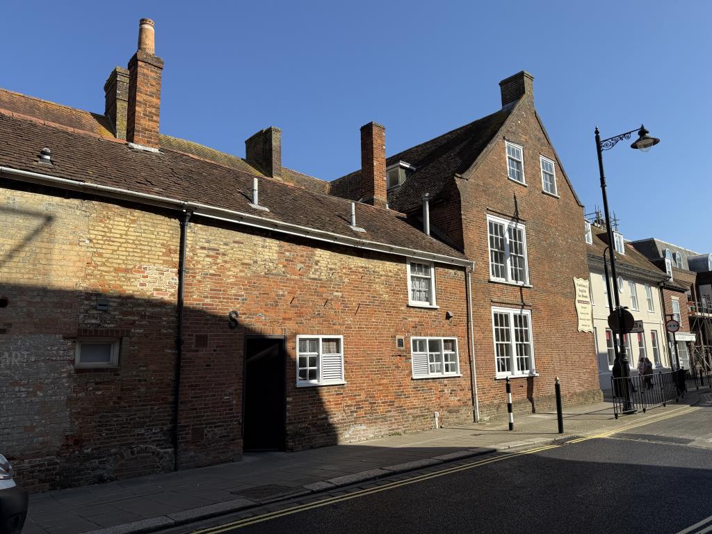 Looking back along the Pyle Street Elevation