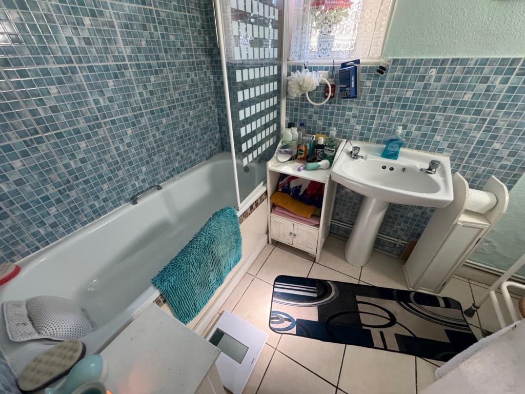 Ground floor flat - bathroom
