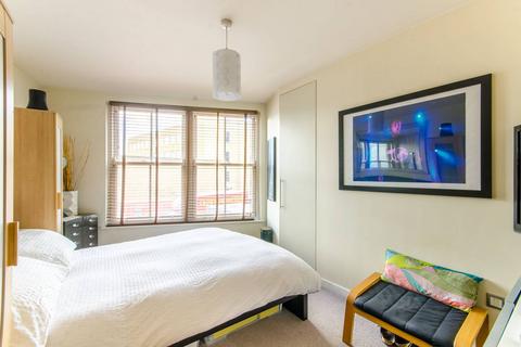 11c Florfield Passage, London, E8 1DX