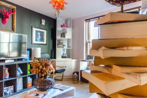 11c Florfield Passage, London, E8 1DX