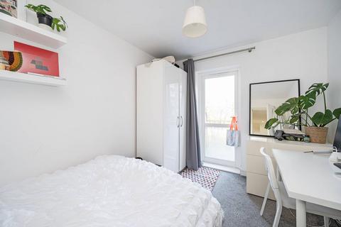 3 bedroom flat for sale, Harry Zeital Way, Hackney, London, E5