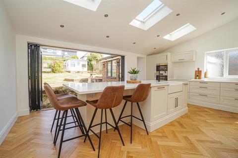 3 bedroom detached house for sale, Victoria Avenue, Hastings