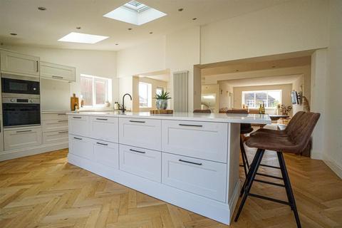 3 bedroom detached house for sale, Victoria Avenue, Hastings