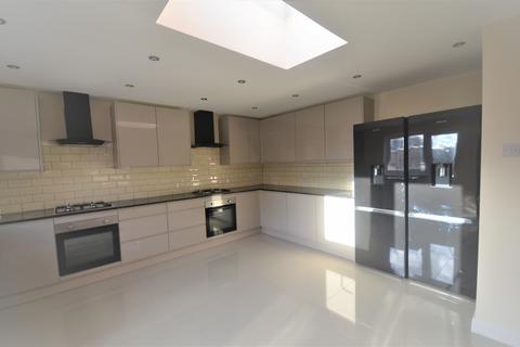 2 bedroom house share to rent, Ilford, IG5