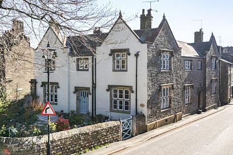 4 bedroom end of terrace house for sale, 19 Fairbank, Kirkby Lonsdale, LA6 2BD