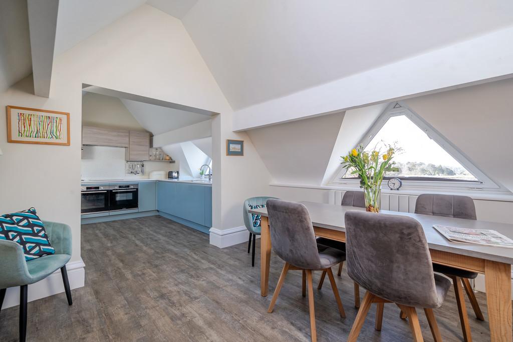 Kitchen Dining Area